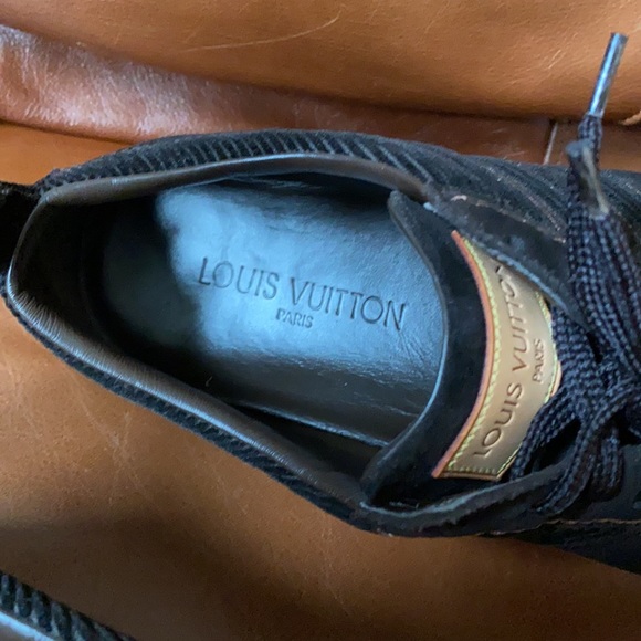 LOUIS VUITTON SNEAKERS - Picture 6 of 10
